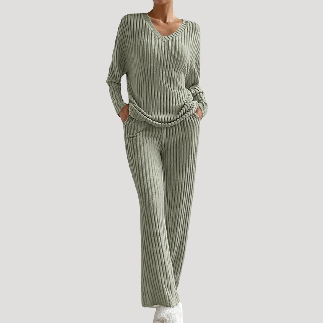 Sandra | Completo Femminile in Maglia con Collo a V e Pantaloni Larghi