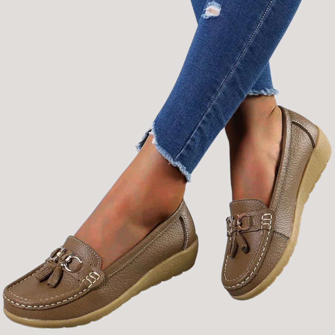 Wanda | Scarpe Basse Eleganti da Donna con Pompon