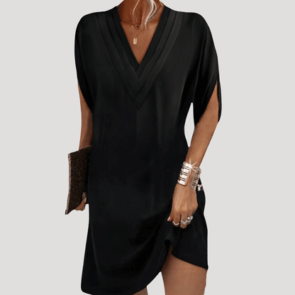 Victoria | Abito corto con scollo a V fluido, chic e moderno