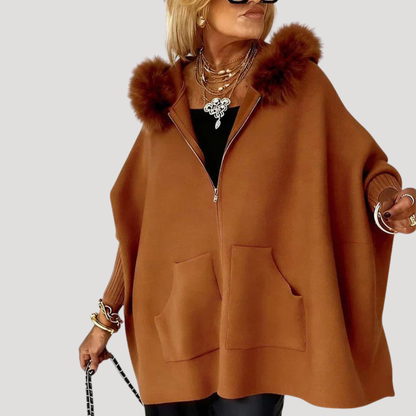 Eugenie | Giacca Cape Donna Con Cappuccio in Pelliccia Sintetica