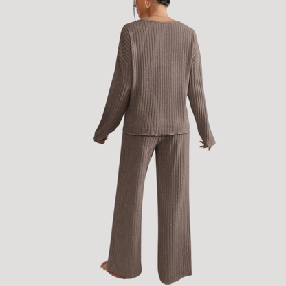 Sandra | Completo Femminile in Maglia con Collo a V e Pantaloni Larghi
