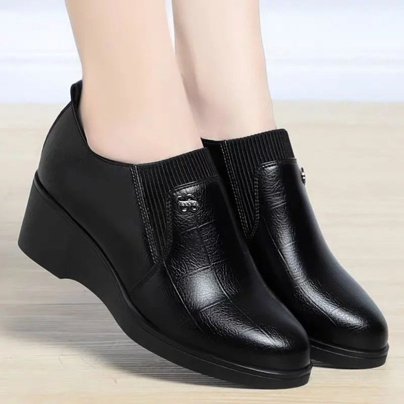 Nadine | Scarpe décolleté in pelle con zeppa e chiusura elastica per donna
