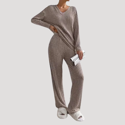 Sandra | Completo Femminile in Maglia con Collo a V e Pantaloni Larghi