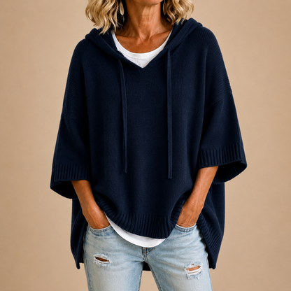 Oriana | Poncho in maglia con cappuccio e manica a tre quarti da donna