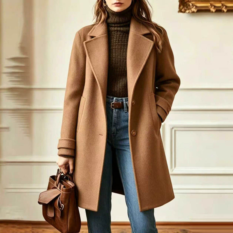 Isabella | Cappotto lungo con revers e chiusura a bottoni da donna