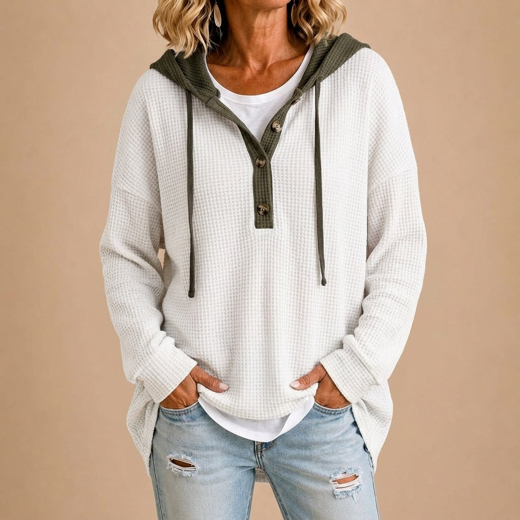 Tiziana | Poncho in maglia con cappuccio e bottoni per donna