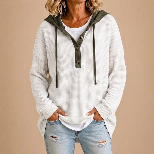Tiziana | Poncho in maglia con cappuccio e bottoni per donna
