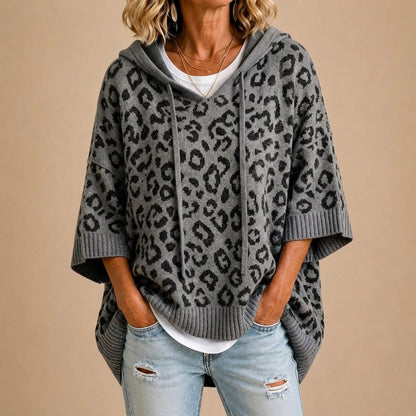 Gabriella | Poncho in maglia animalier con cappuccio per donna