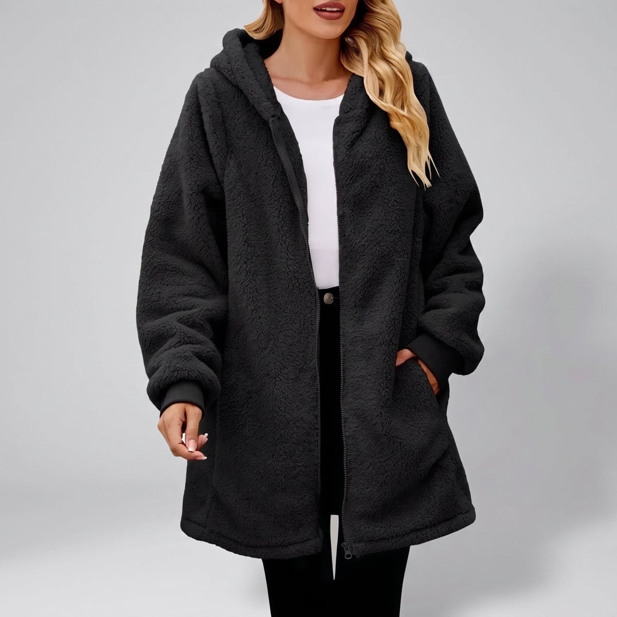 Oriana | Giacca sherpa con cappuccio e zip per donna