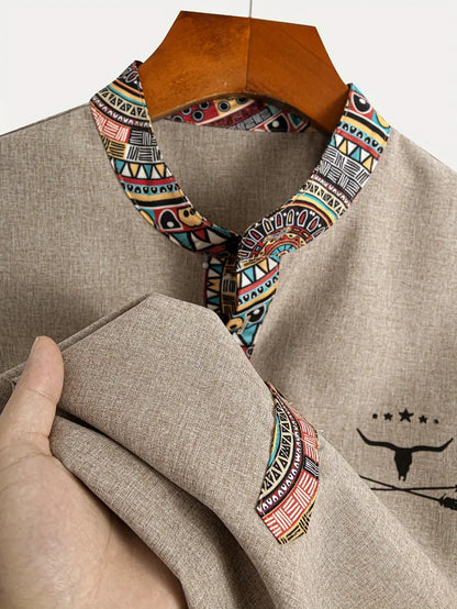 Marco | Camicia a maniche corte con collo a V e bordo etnico da uomo