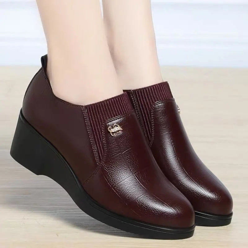 Nadine | Scarpe décolleté in pelle con zeppa e chiusura elastica per donna