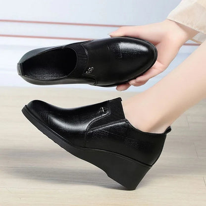 Nadine | Scarpe décolleté in pelle con zeppa e chiusura elastica per donna