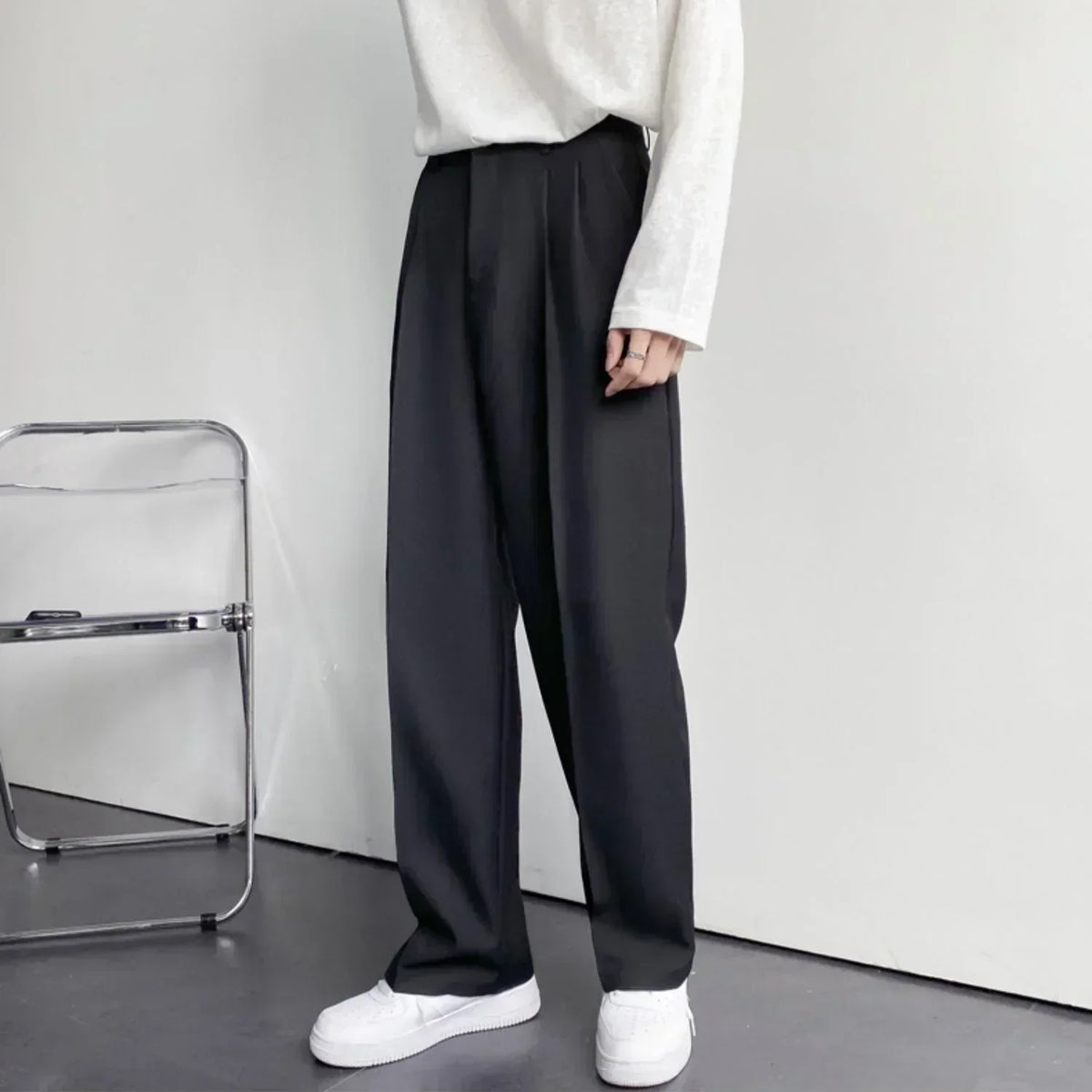 Italo | Pantaloni a gamba larga con pinces e vita alta da uomo