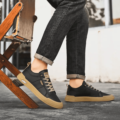 Gianluca | Sneakers basse con lacci e suola a contrasto da uomo