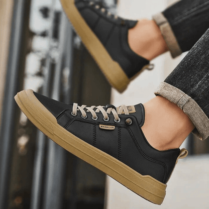Gianluca | Sneakers basse con lacci e suola a contrasto da uomo
