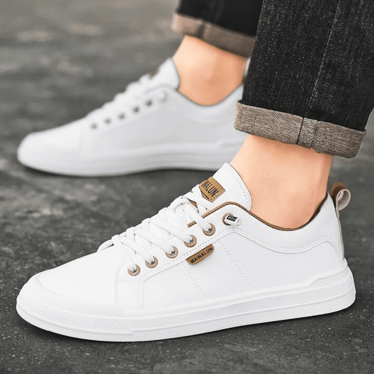 Gianluca | Sneakers basse con lacci e suola a contrasto da uomo