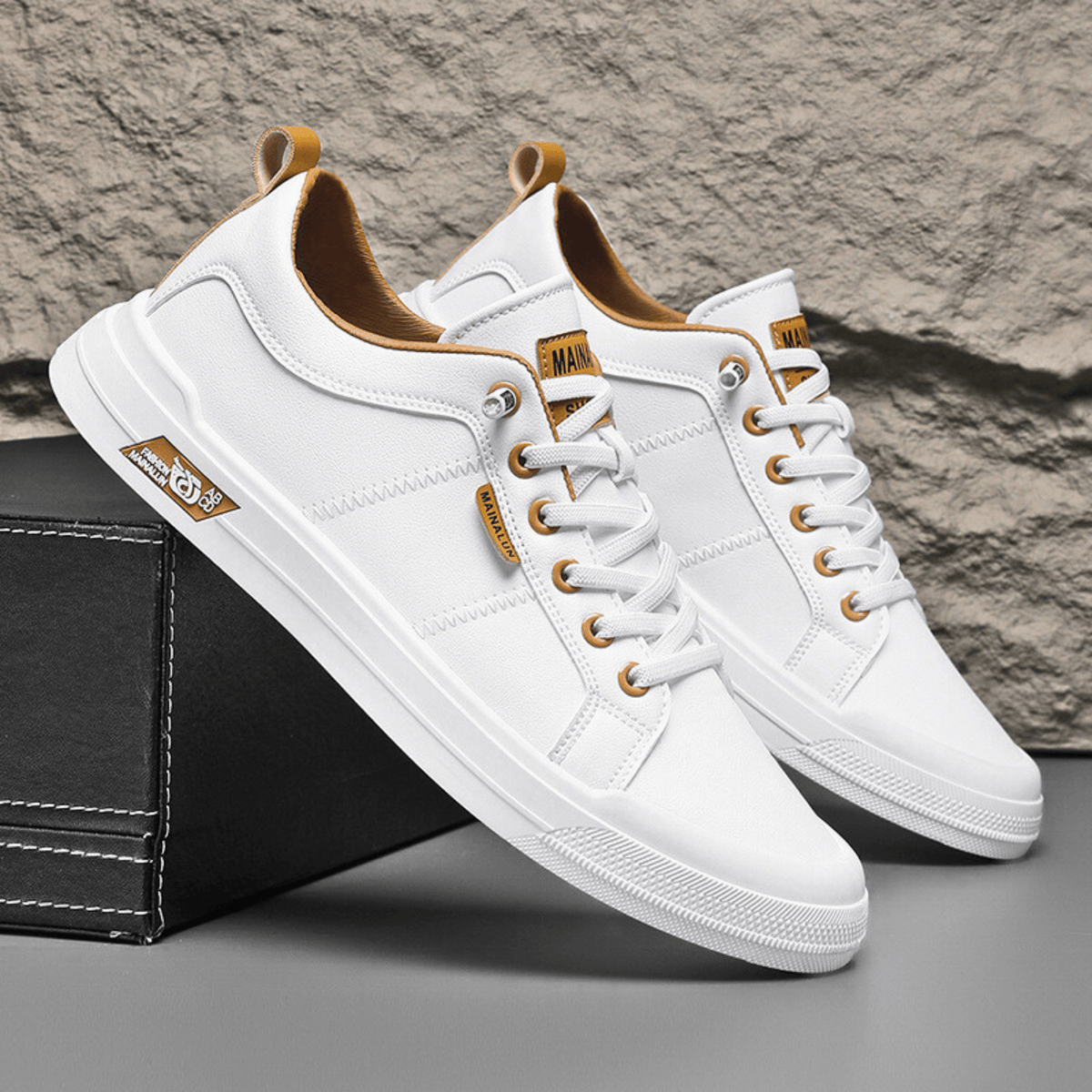 Gianluca | Sneakers basse con lacci e suola a contrasto da uomo