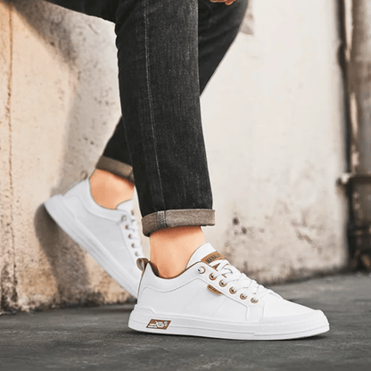 Gianluca | Sneakers basse con lacci e suola a contrasto da uomo
